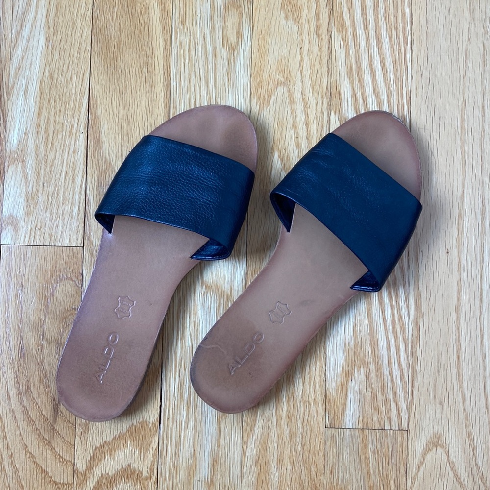 Black leather ALDO sandal slides